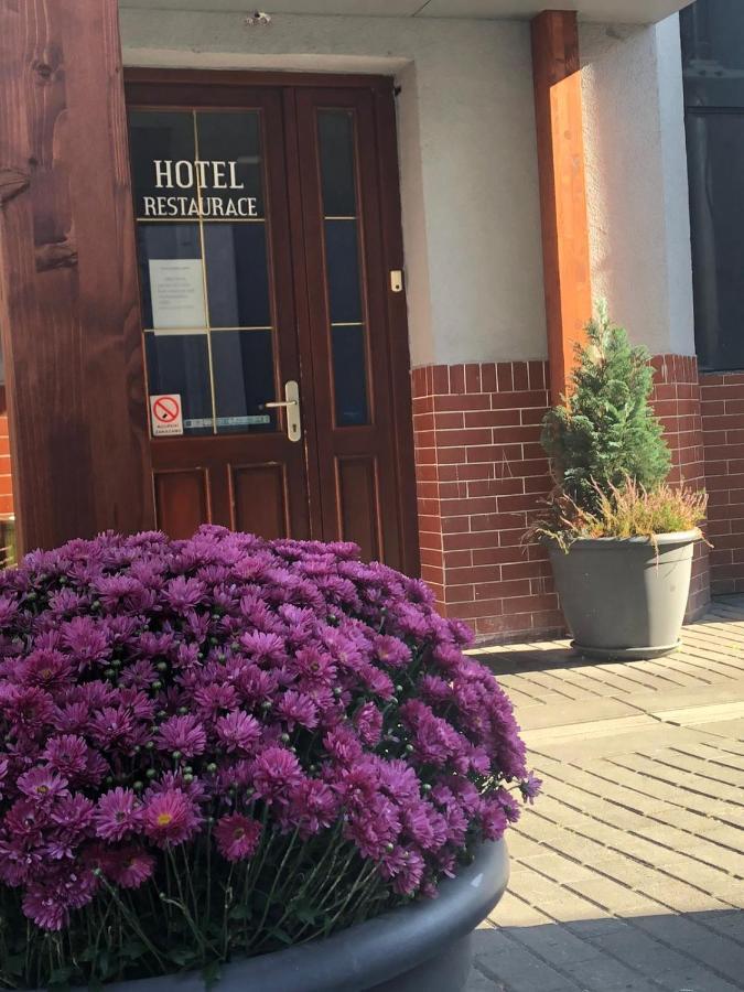 Hotel Na Kafkove Острава Экстерьер фото