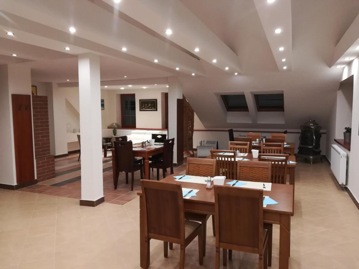 Hotel Na Kafkove Острава Экстерьер фото