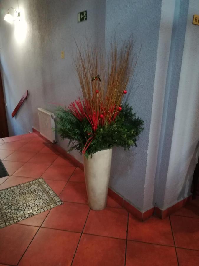 Hotel Na Kafkove Острава Экстерьер фото